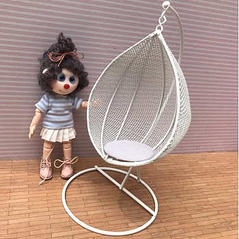 Miniature Iron Swing Hanging Basket Rocking Chairs, Micro Landscape Dollhouse Accessories, Pretending Prop Decorations, White, 95x60x195mm