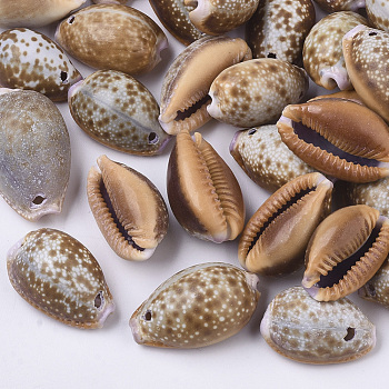 Natural Cowrie Shell Pendants, Camel, 16~28x11~17x8~14mm, Hole: 1~1.5mm