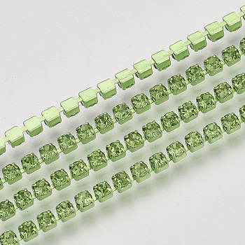 Electrophoresis Iron Rhinestone Strass Chains, Rhinestone Cup Chains, with Spool, Peridot, SS8.5, 2.4~2.5mm, about 10yards/roll