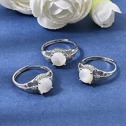Brass Micro Pave Cubic Zirconia Finger Rings, Round with Butterfly, with Natural White Shell, Platinum, Flat Round: 10x8mm, US Size 7 1/4(17.5mm)(CU-CBA260E-06P)