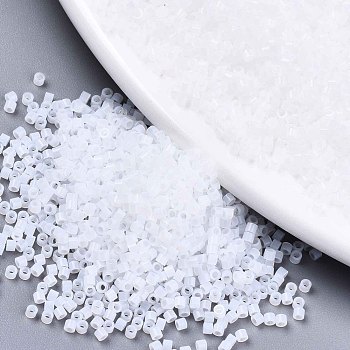 11/0 Grade A Glass Seed Beads, Cylinder, Uniform Seed Bead Size, Baking Paint, Snow, 1.5x1mm, Hole: 0.5mm, about 20000pcs/bag
