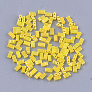 2-Hole Opaque Glass Seed Beads, AB Colours, Rectangle, Yellow, 4.5~5.5x2x2~2.5mm, Hole: 0.5~0.8mm(SEED-S023-28B-01)