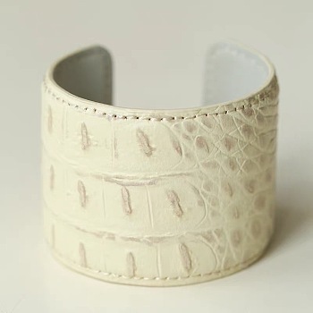 Minimalist Crocodile Embossed Leather Cuff Bangles for Women, Lemon Chiffon, Inner Diameter: 2.56 inch(6.5cm)