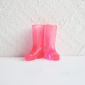 Resin Rain Boots Model, Micro Landscape Dollhouse Accessories, Pretending Prop Decorations, Hot Pink, 34x27x9mm, Inner Diameter: 13mm