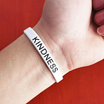 Silicone Motivational Quote Word Bangles, Wristbands for Women Men, Kindness, White, 7-1/2 inch(19cm)(FS-WG6454C-02)