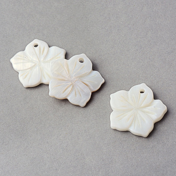 Sea Shell Pendants, Flower, Creamy White, 21~21.5x22~22.5x2~3mm, Hole: 2mm