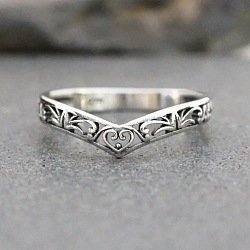 Hollow Out V-Shaped Heart Pattern Brass Finger Rings, Antique Silver, 3mm, US Size 7(17.3mm)(FS-WGACF43-02)